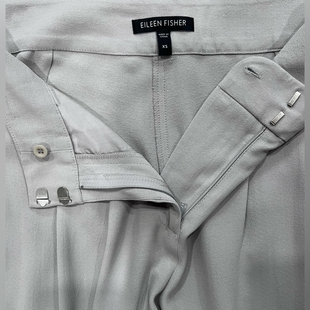 NWOT Eileen Fisher 100% Silk Tapered Cropped Trouser Pant Light Gray XS - Picture 6 of 10